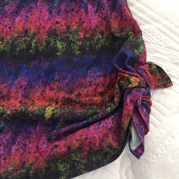 LuLaRoe Perfect T - Picture 3 of 3